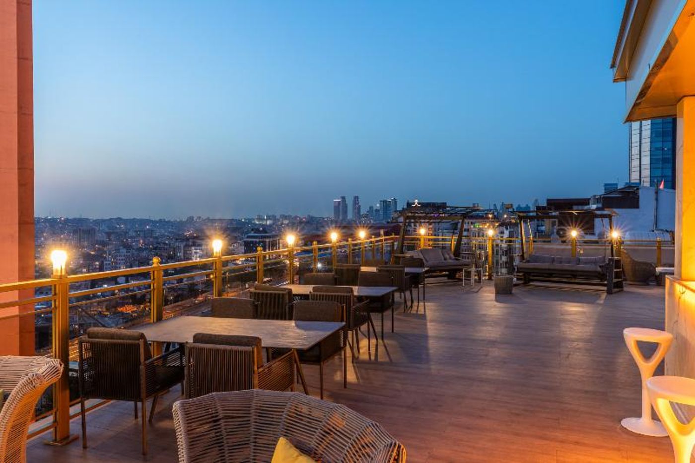 Ramada by Wyndham Istanbul Pera