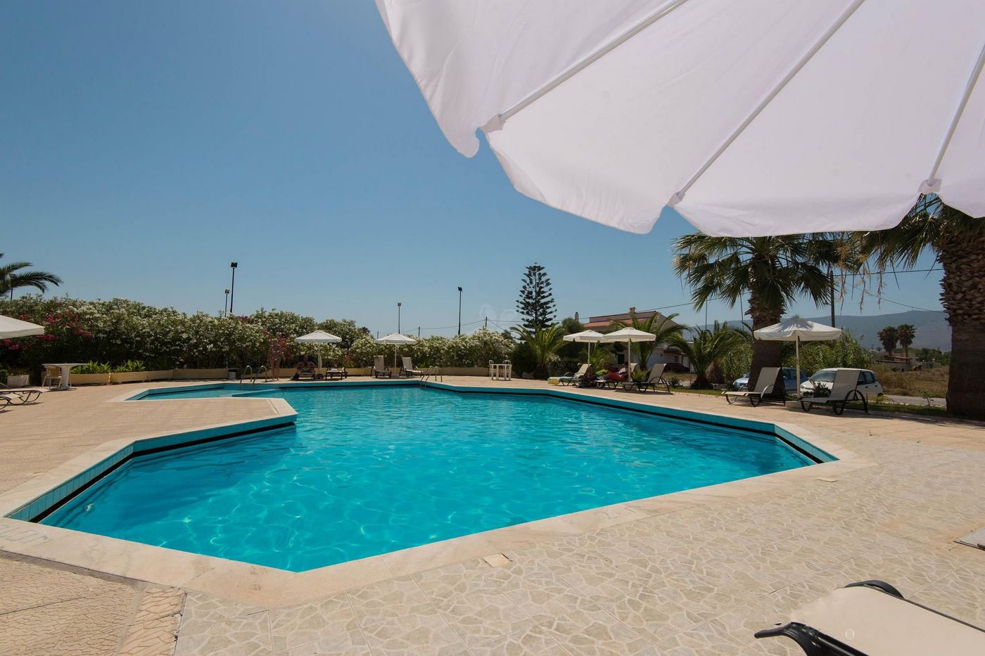 Leonidas-Hotel-And-Studios-Pool-8