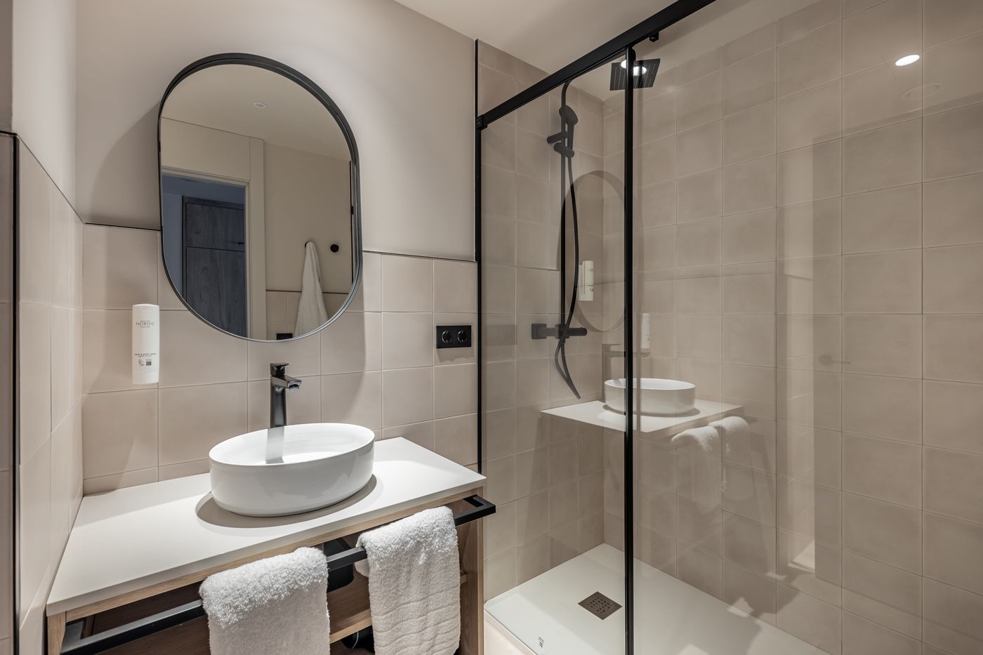 Libere-Madrid-Chamberi-Room-34