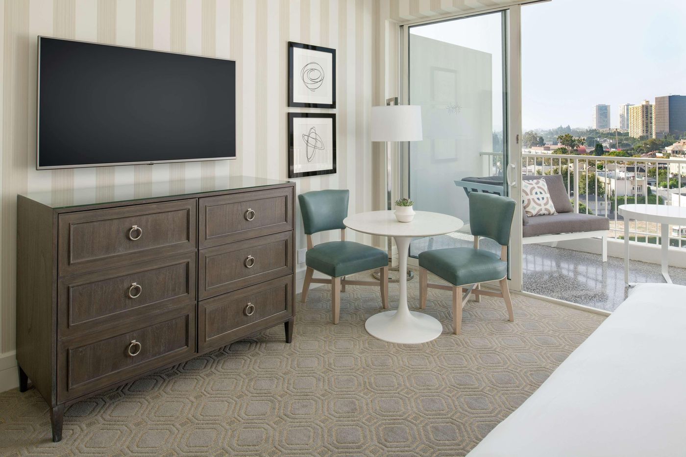 Beverly-Hilton-Room-9