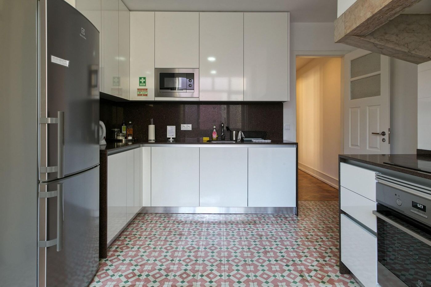 Home-Out-Rooms---Apartments-Room-101