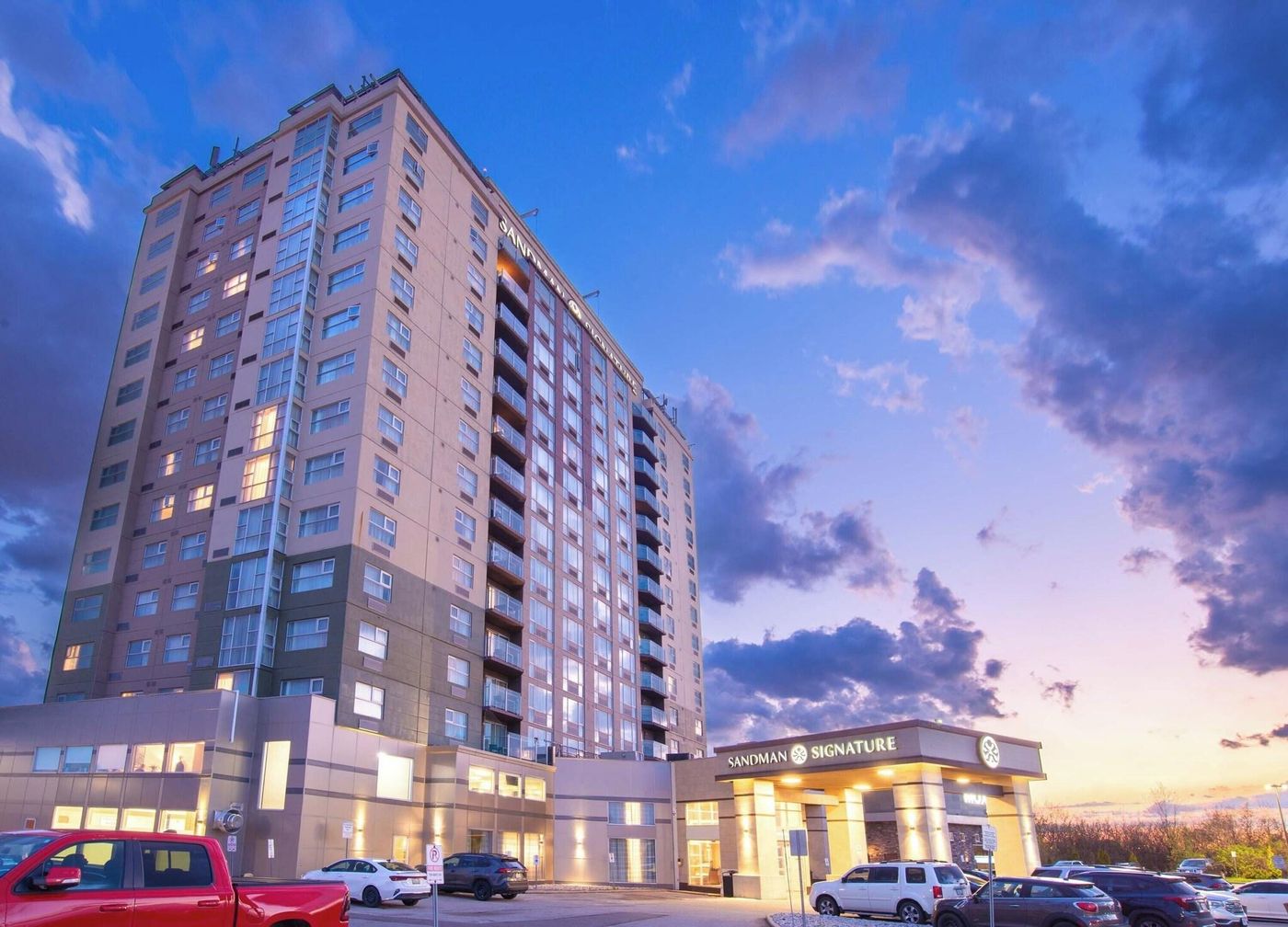 Sandman Signature Hotel Toronto Airport-Canada-TORONTO-General view-4