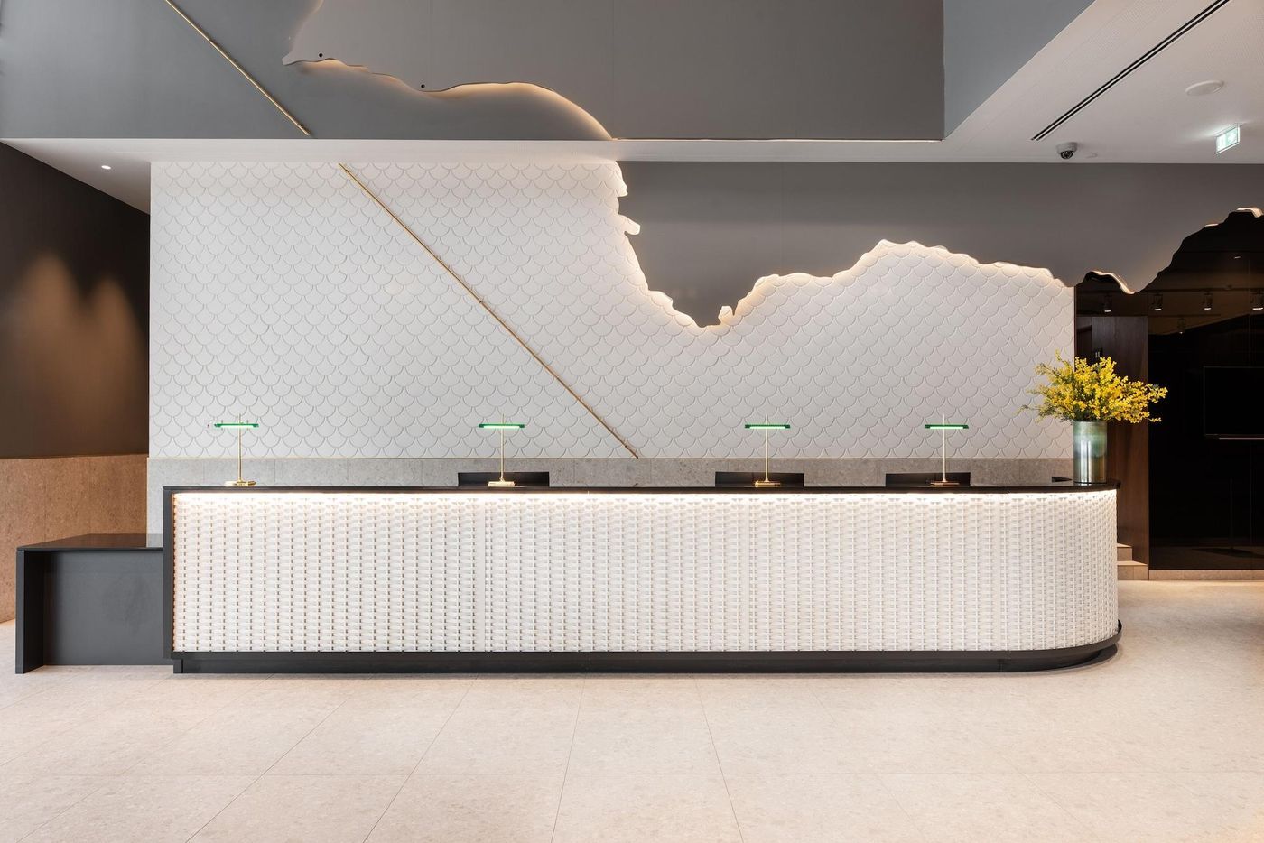 Ikonik-Lisboa-Lobby-4