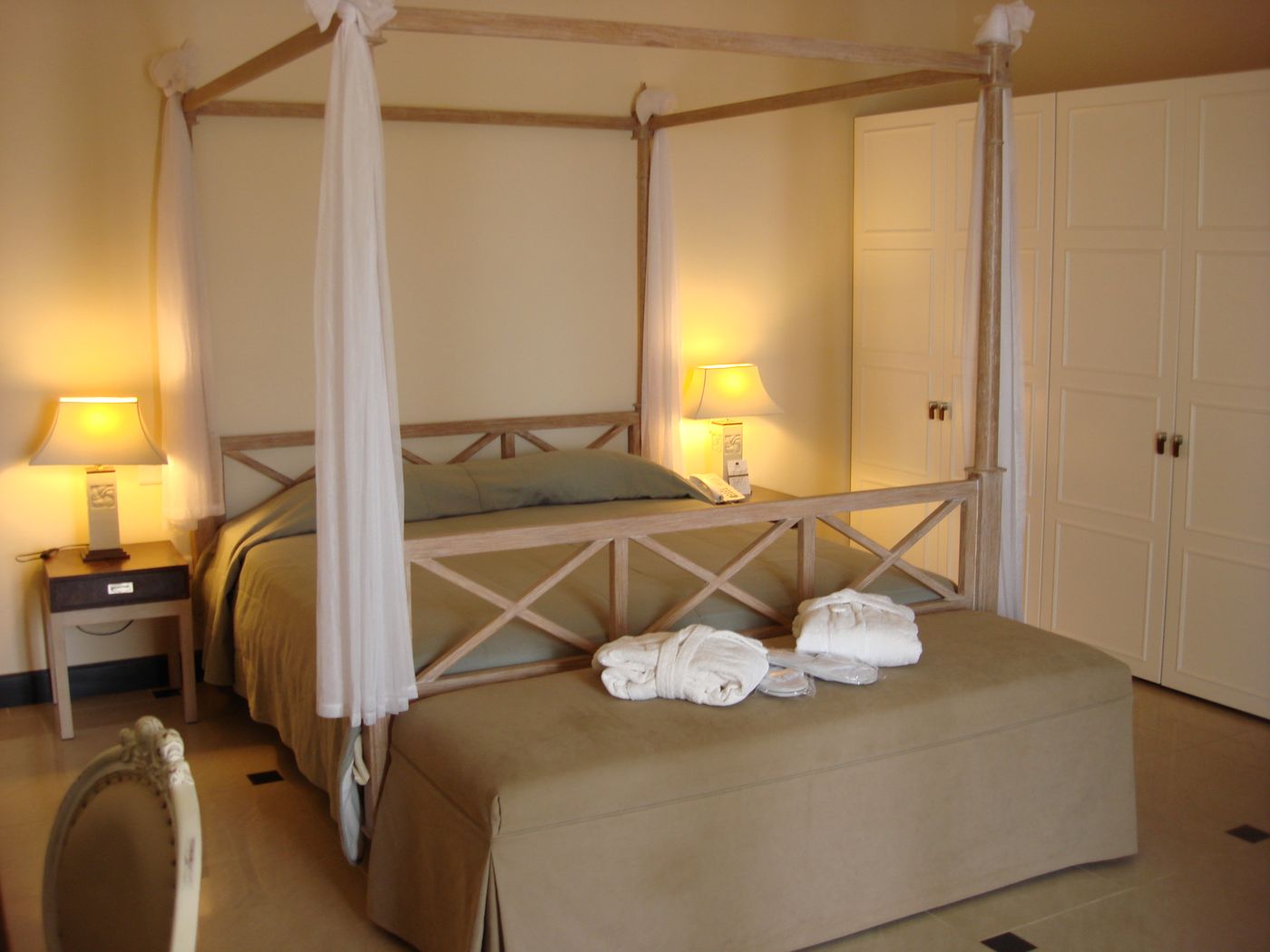 Mabely-Grand-hotel-Room-43