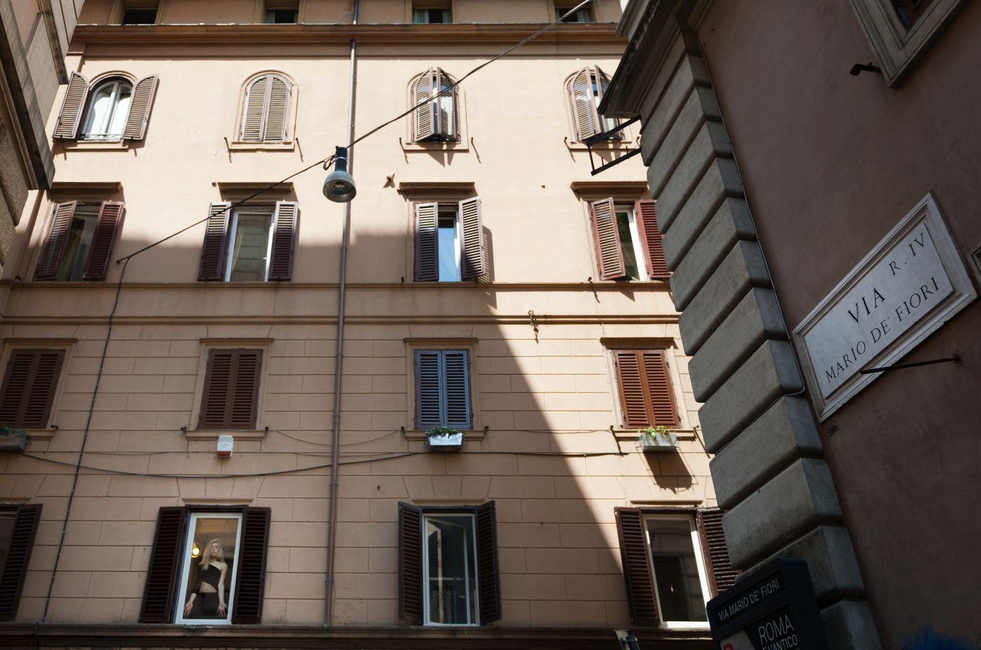 iRooms-Spanish-Steps-Lobby-5