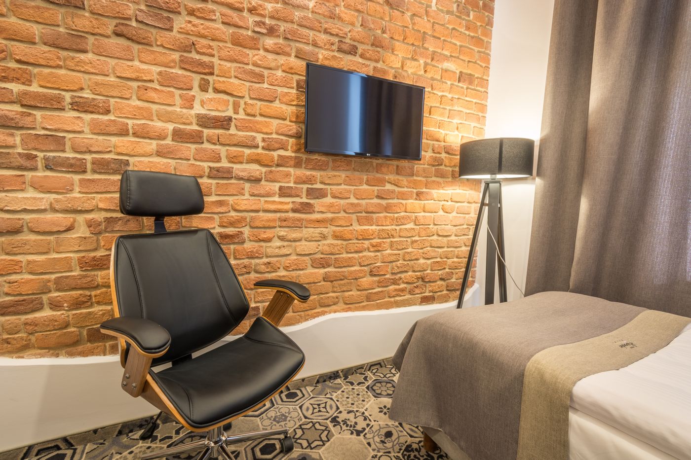 Hotel-Lavender-Room-4