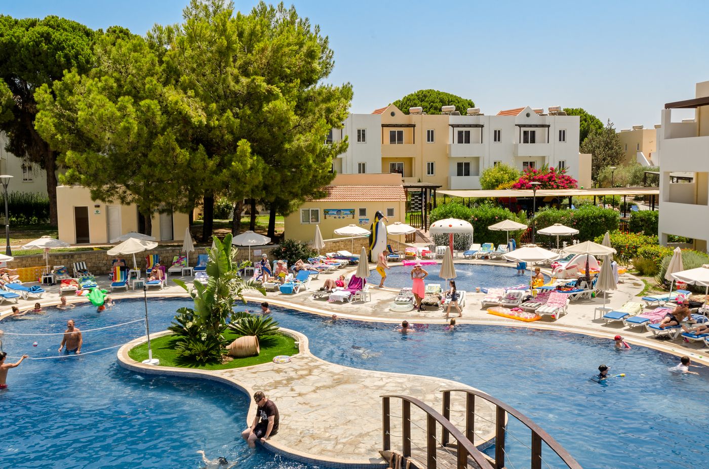 Matina-Pefkos-Aparthotel-Pool-1