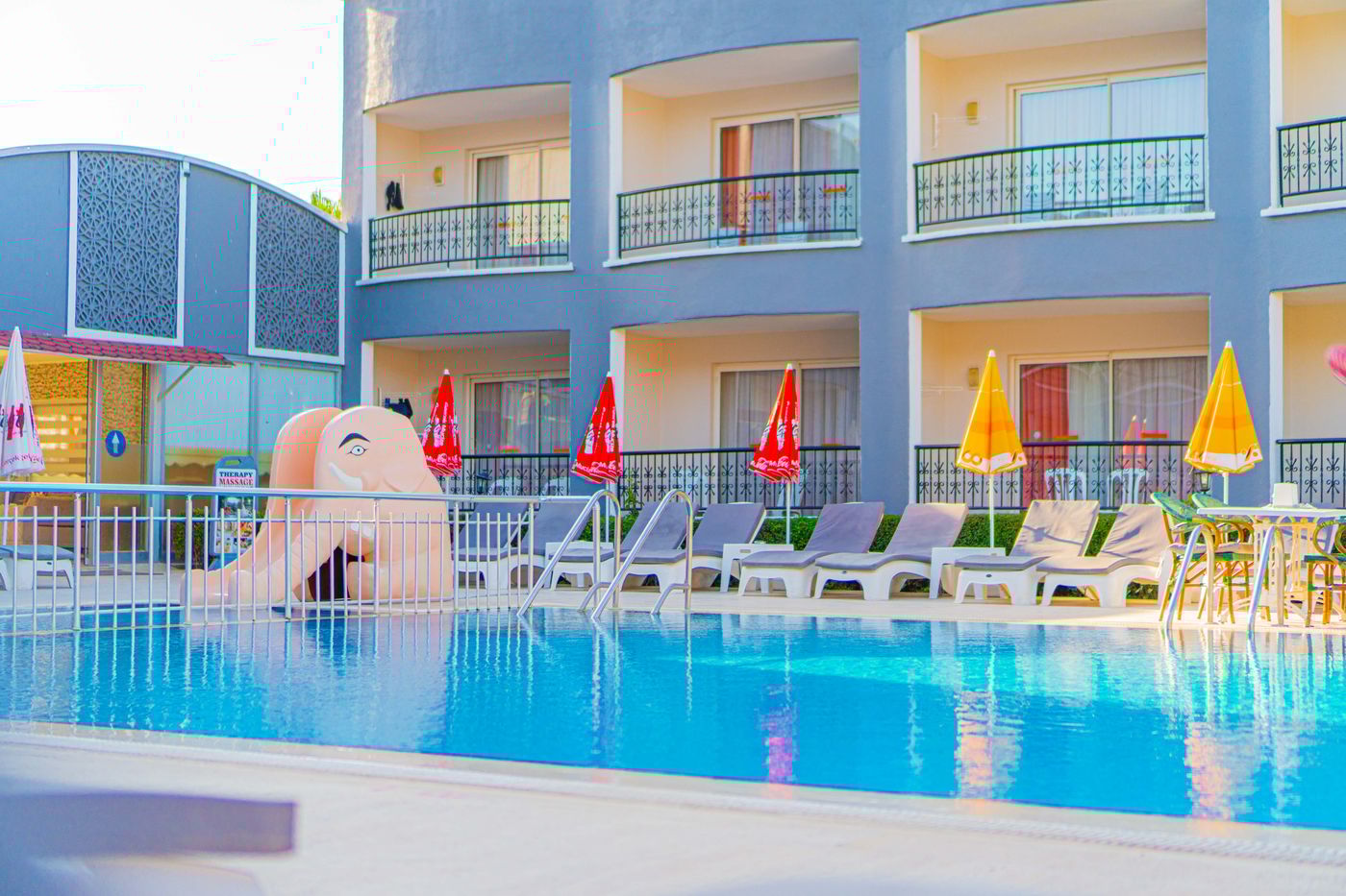 Sayanora-Hotel-Pool-15