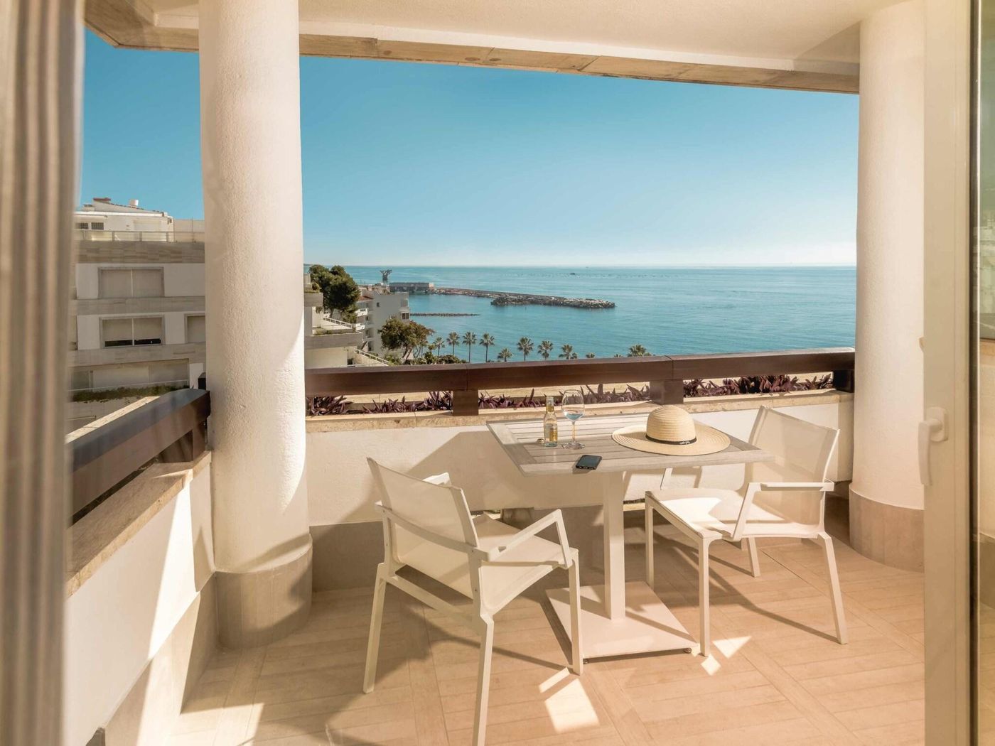 Am----re-Marbella-Beach-Hotel-Room-80