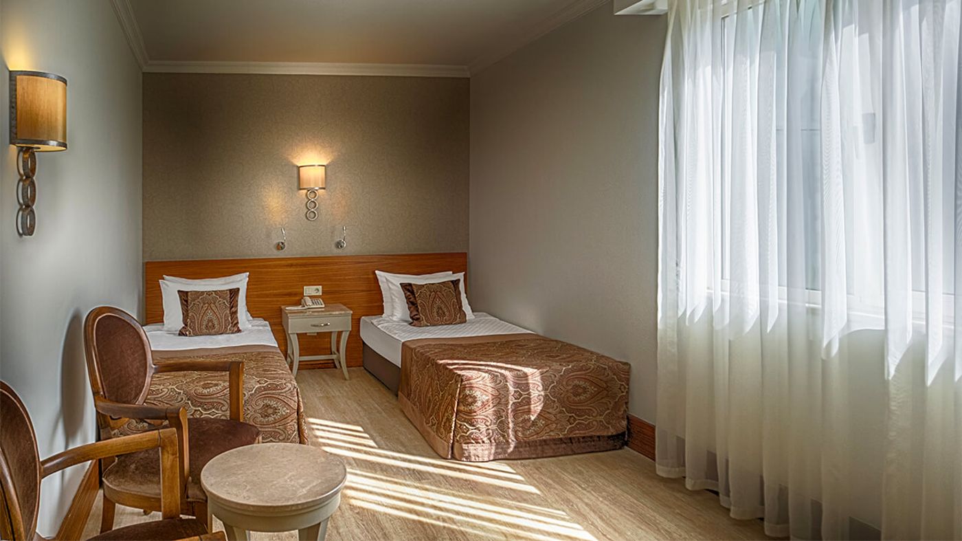 Well-Palace-Side-Room-35