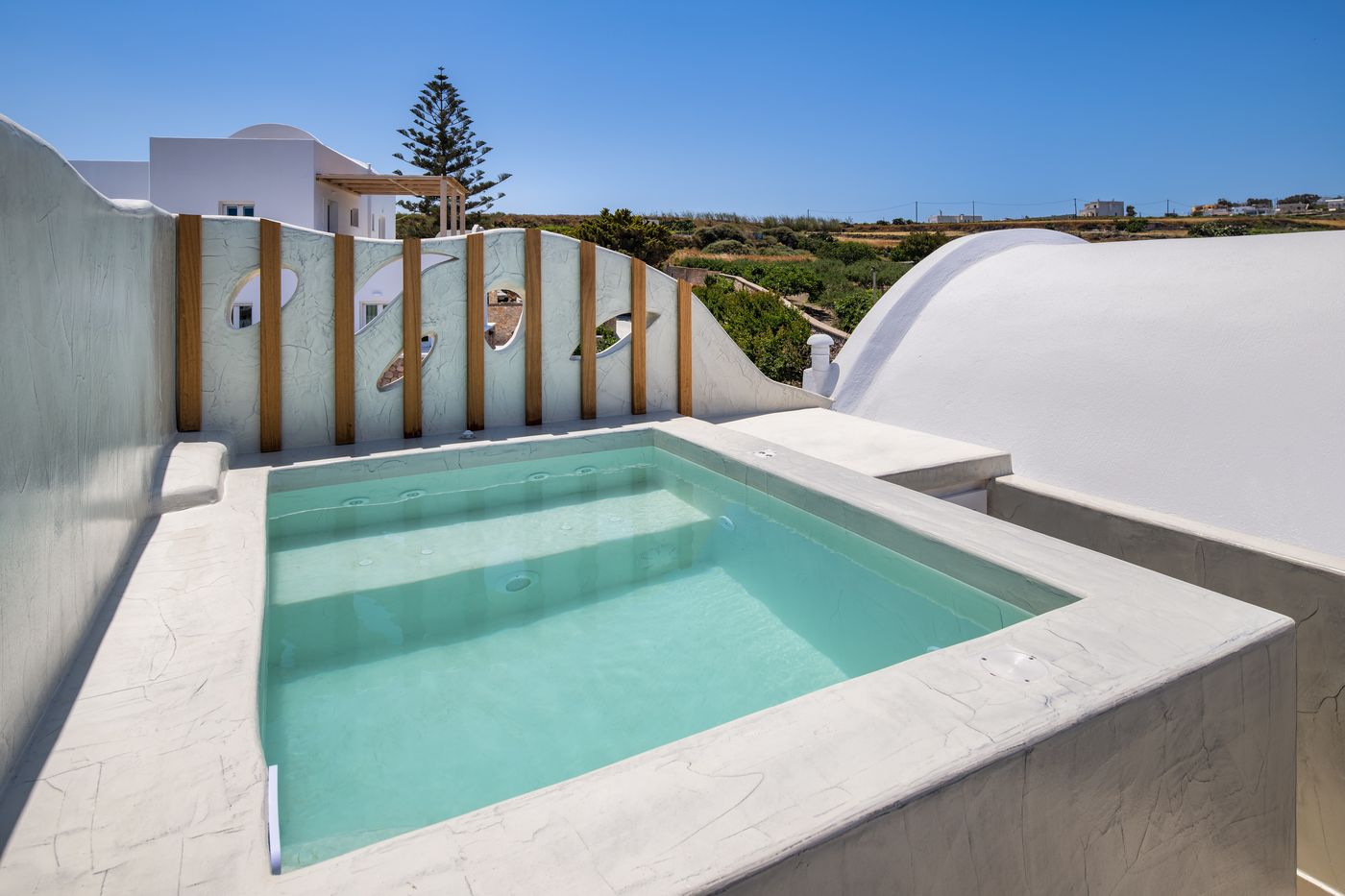 Aelia-Luxury-Suites-Room-8