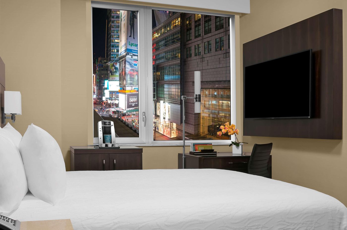 Hilton-Garden-Inn-New-York-Times-Square-Central-Room-27