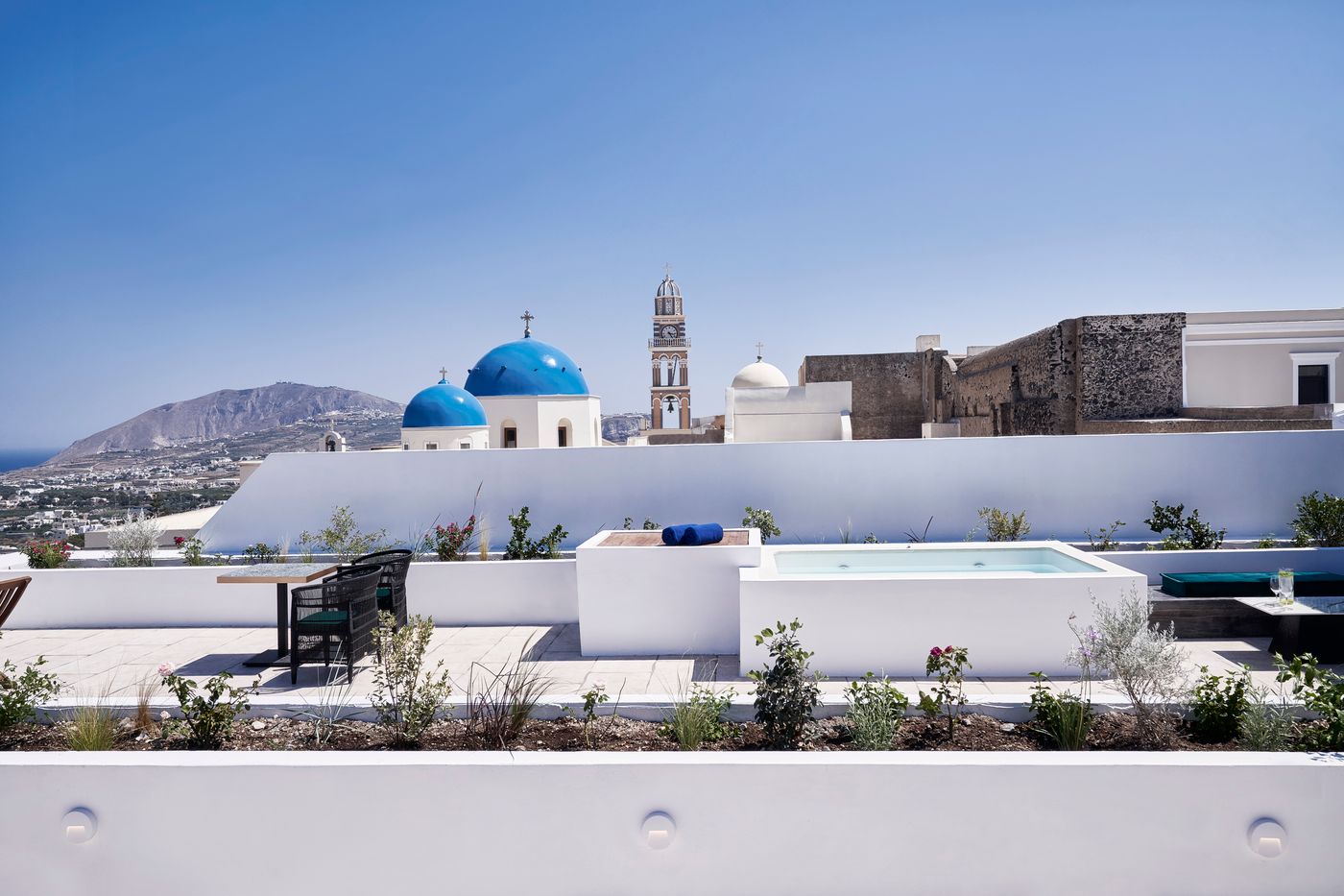 Katikies-Garden-Santorini---The-Leading-Hotels-Room-36