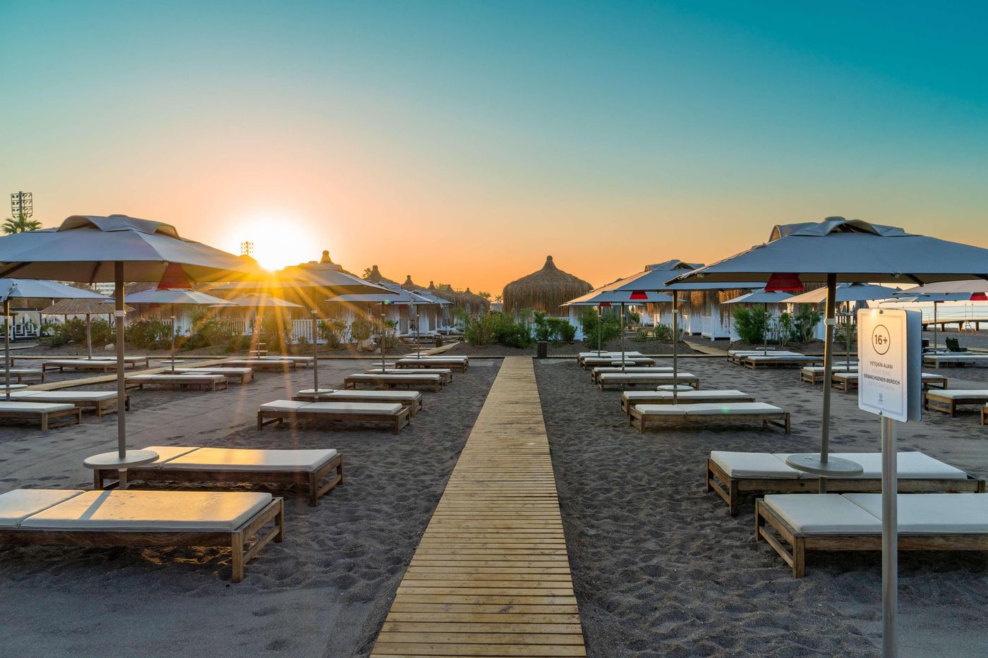 Lara-Barut-Collection-Beach-96