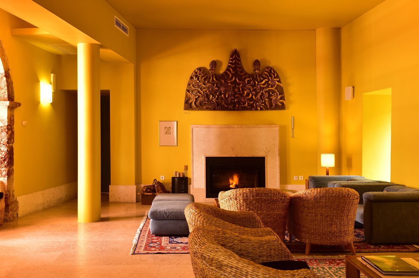 Pousada-Castelo-de-Alcacer-do-Sal-Lobby-16