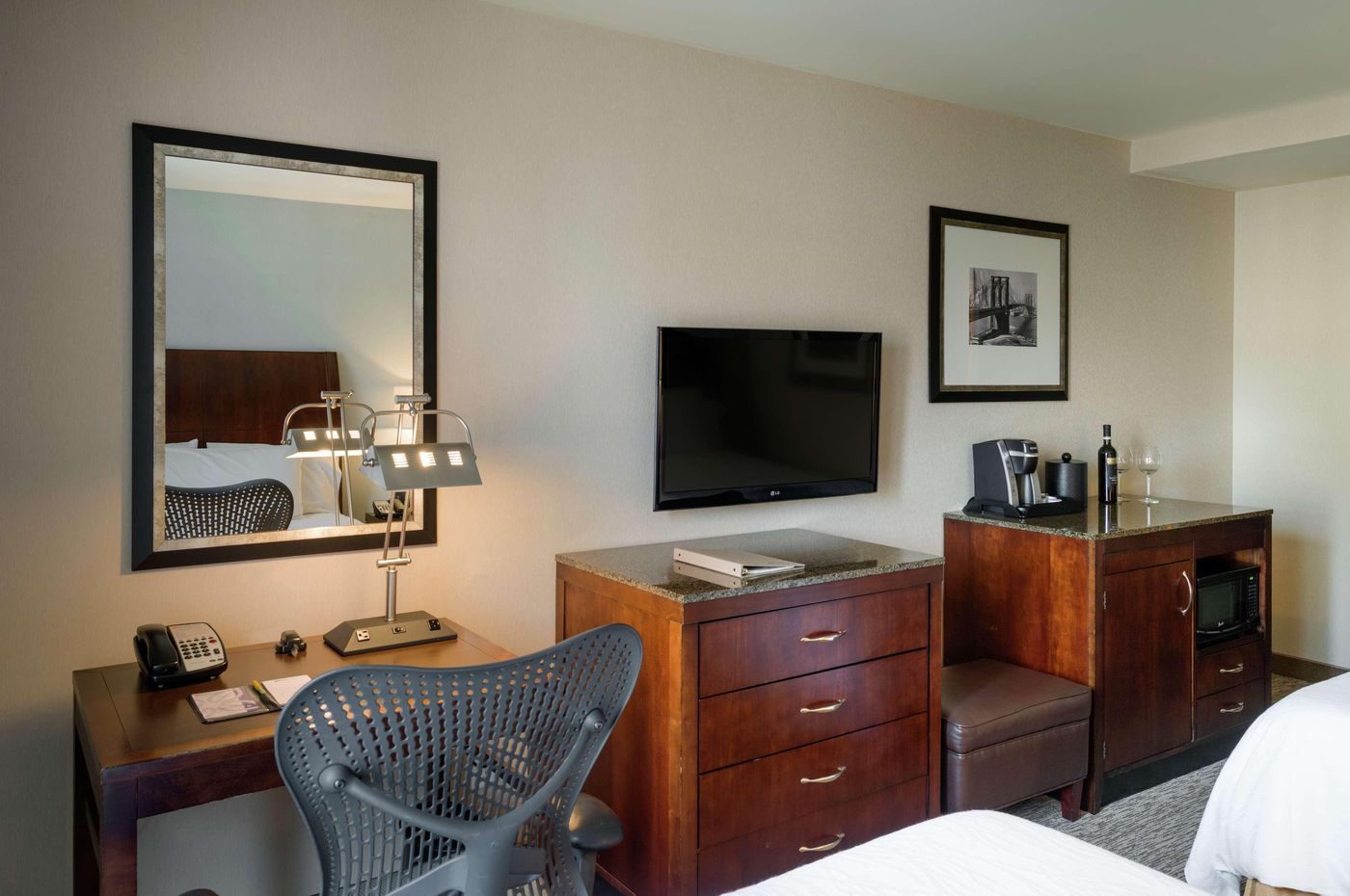 Hilton-Garden-Inn-New-York-Tribeca-Room-15