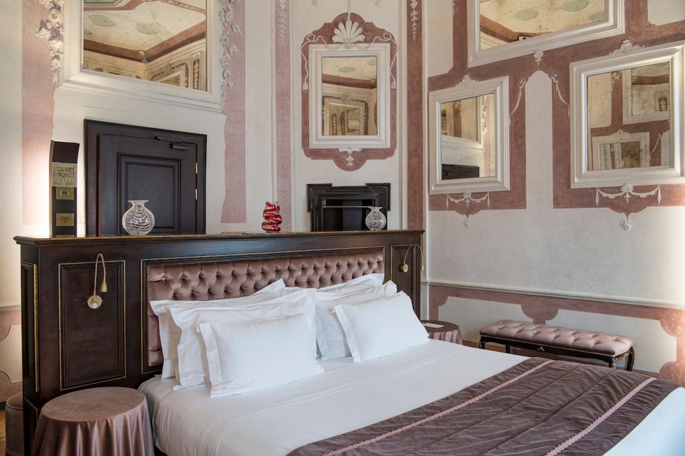 Nani-Mocenigo-Palace-Room-5