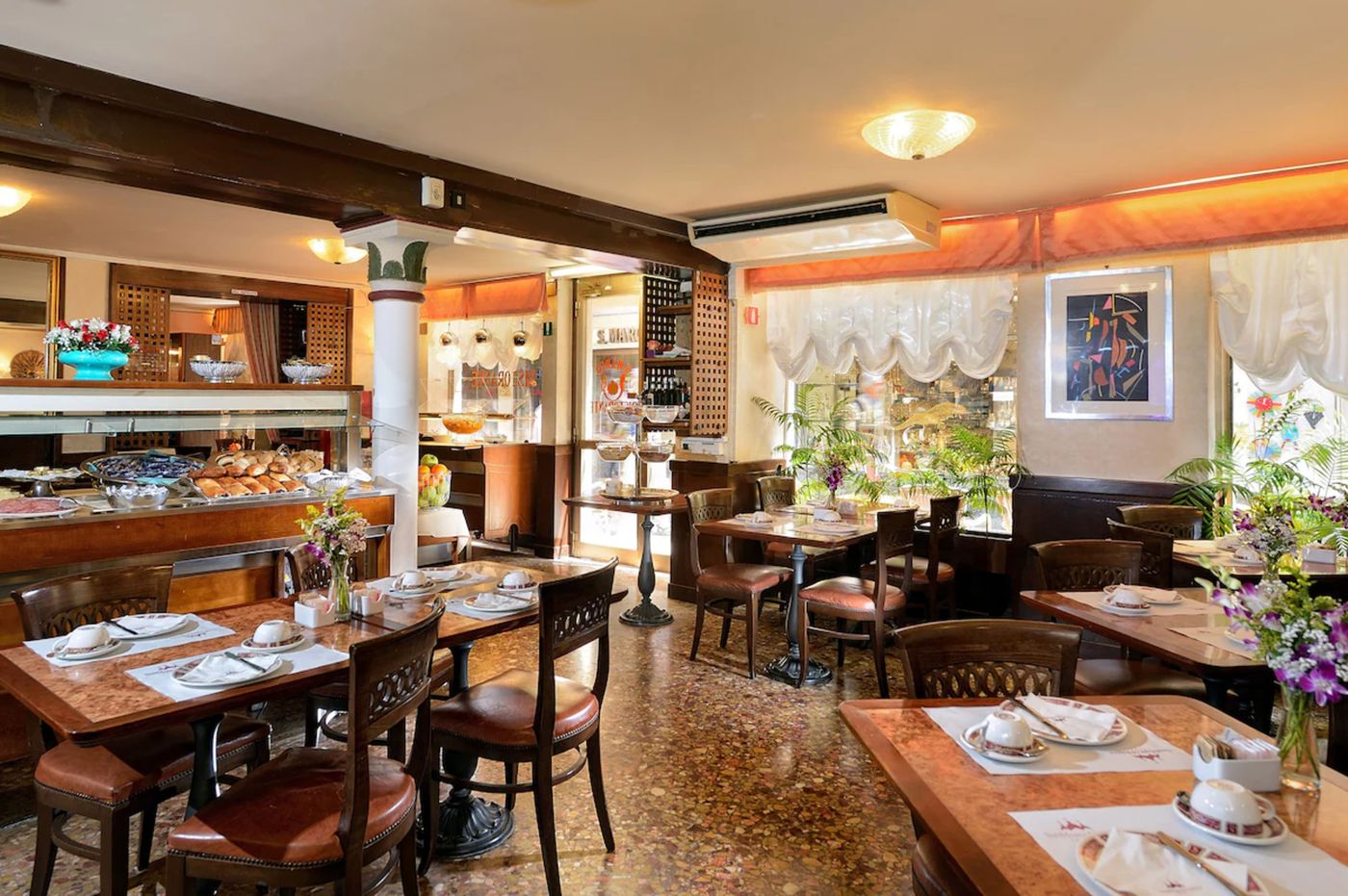 Ambassador-Tre-Rose-Restaurant-18