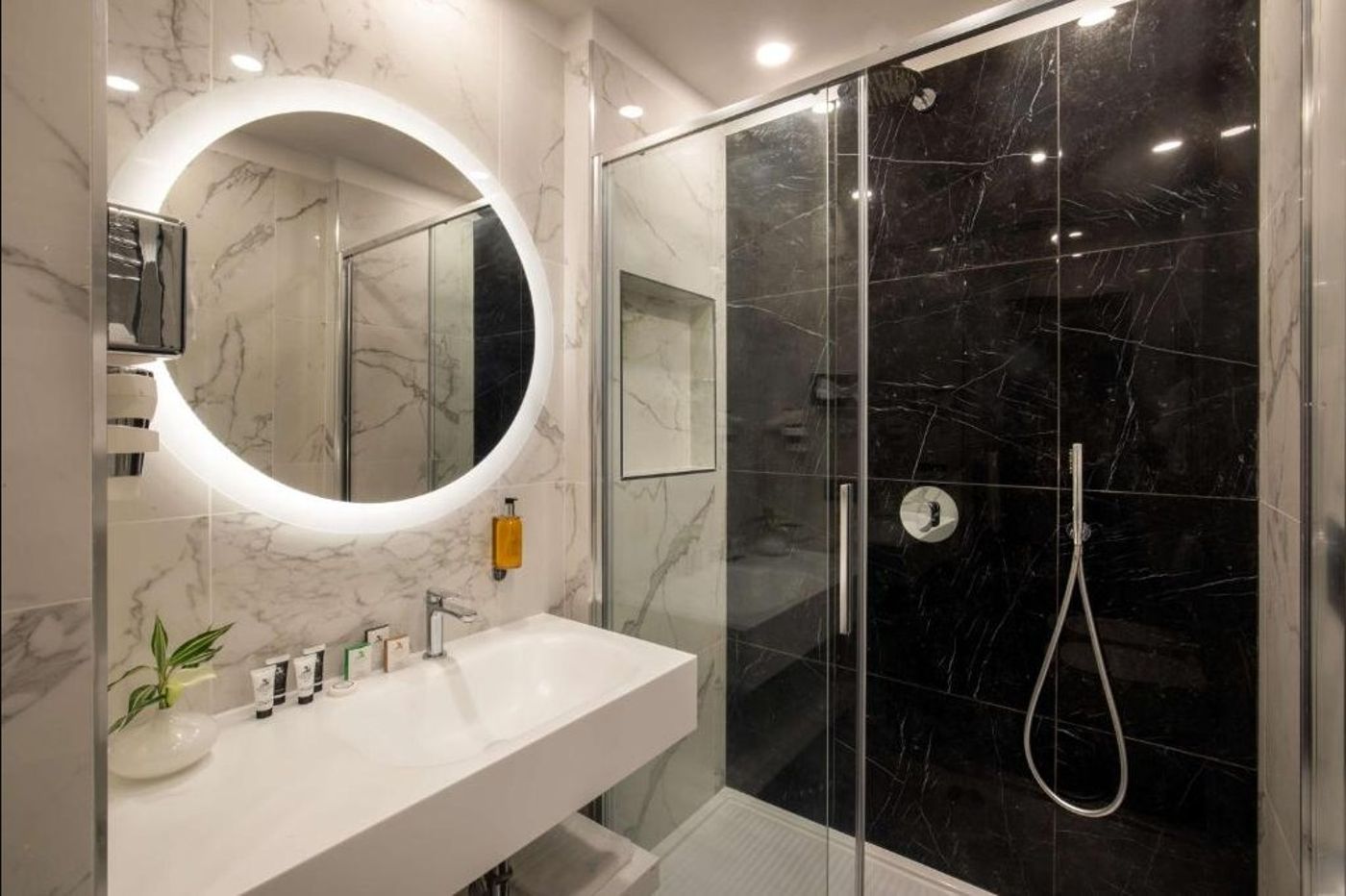 Hotel-Diana-Roof-Garden-Rome-Room-37