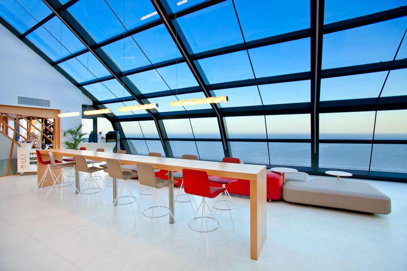 Suitopia Sol y Mar Suites Hotel