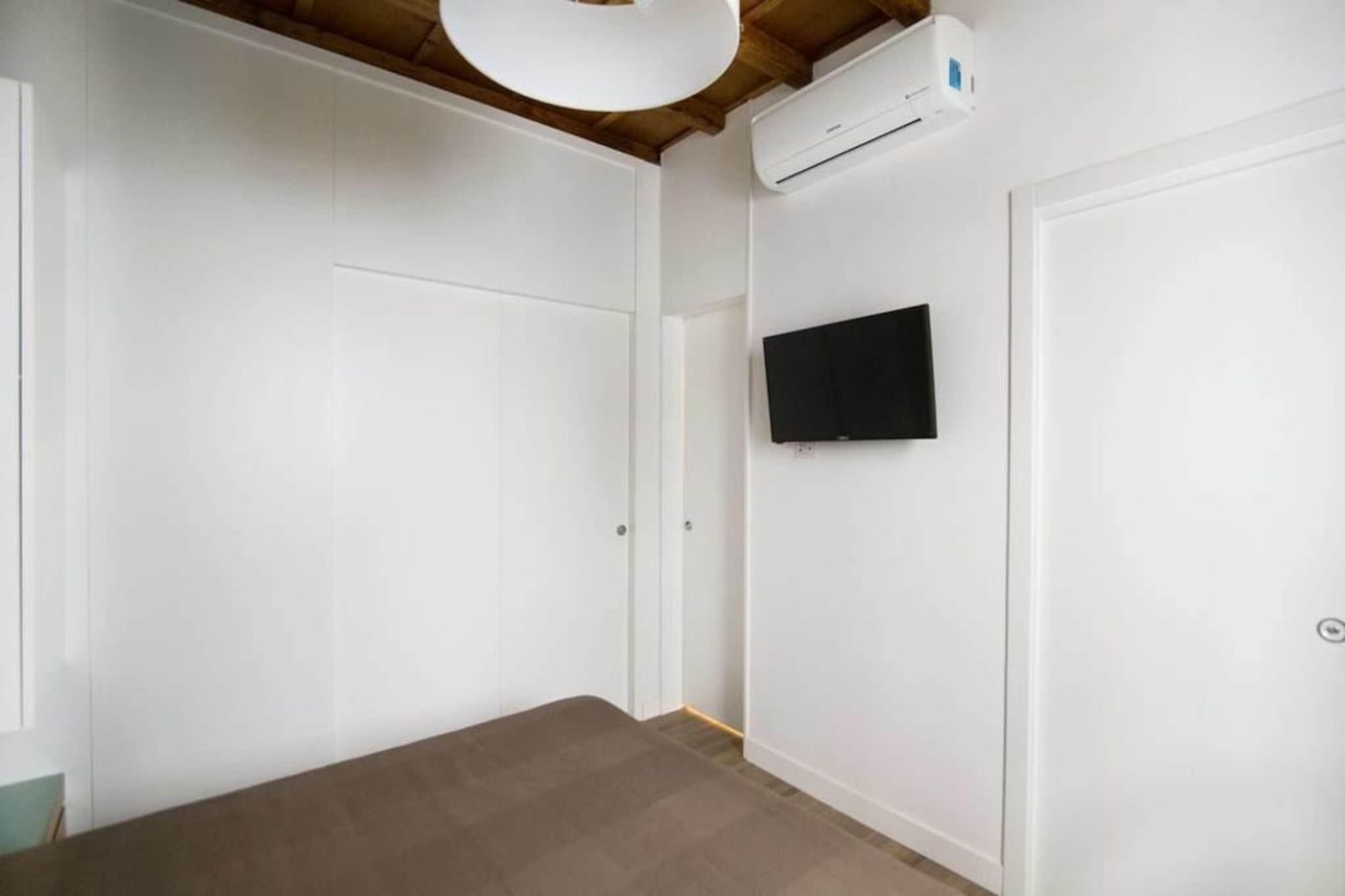 Domenichino-Luxury-Home-Room-36