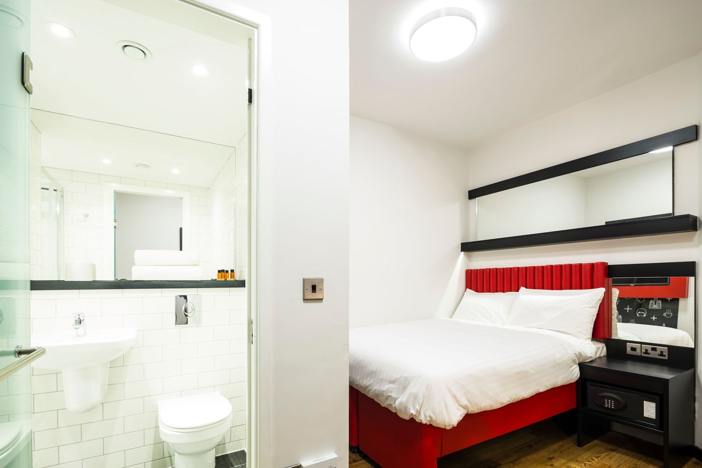 Tune Hotel Liverpool-United Kingdom-LIVERPOOL-Room-5