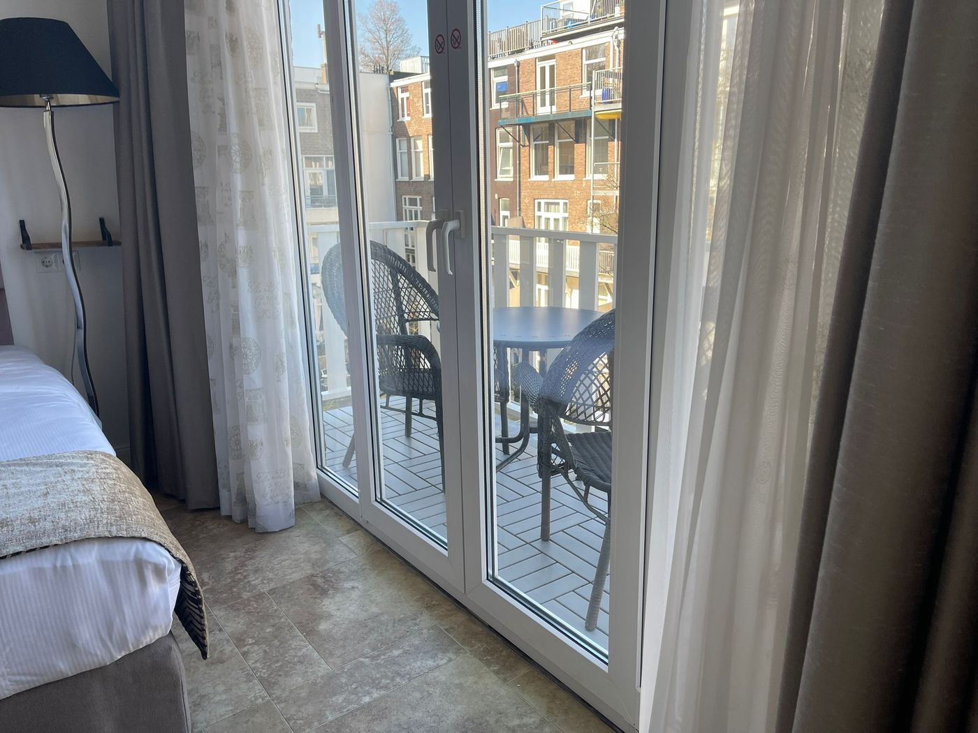 Hotel-Jupiter-Room-69