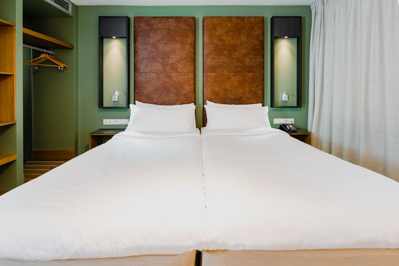 Hotel-De-Hallen-Room-34