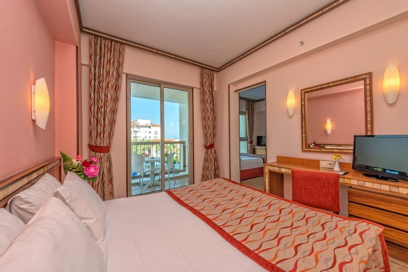 Royal-Atlantis-Beach-Room-15