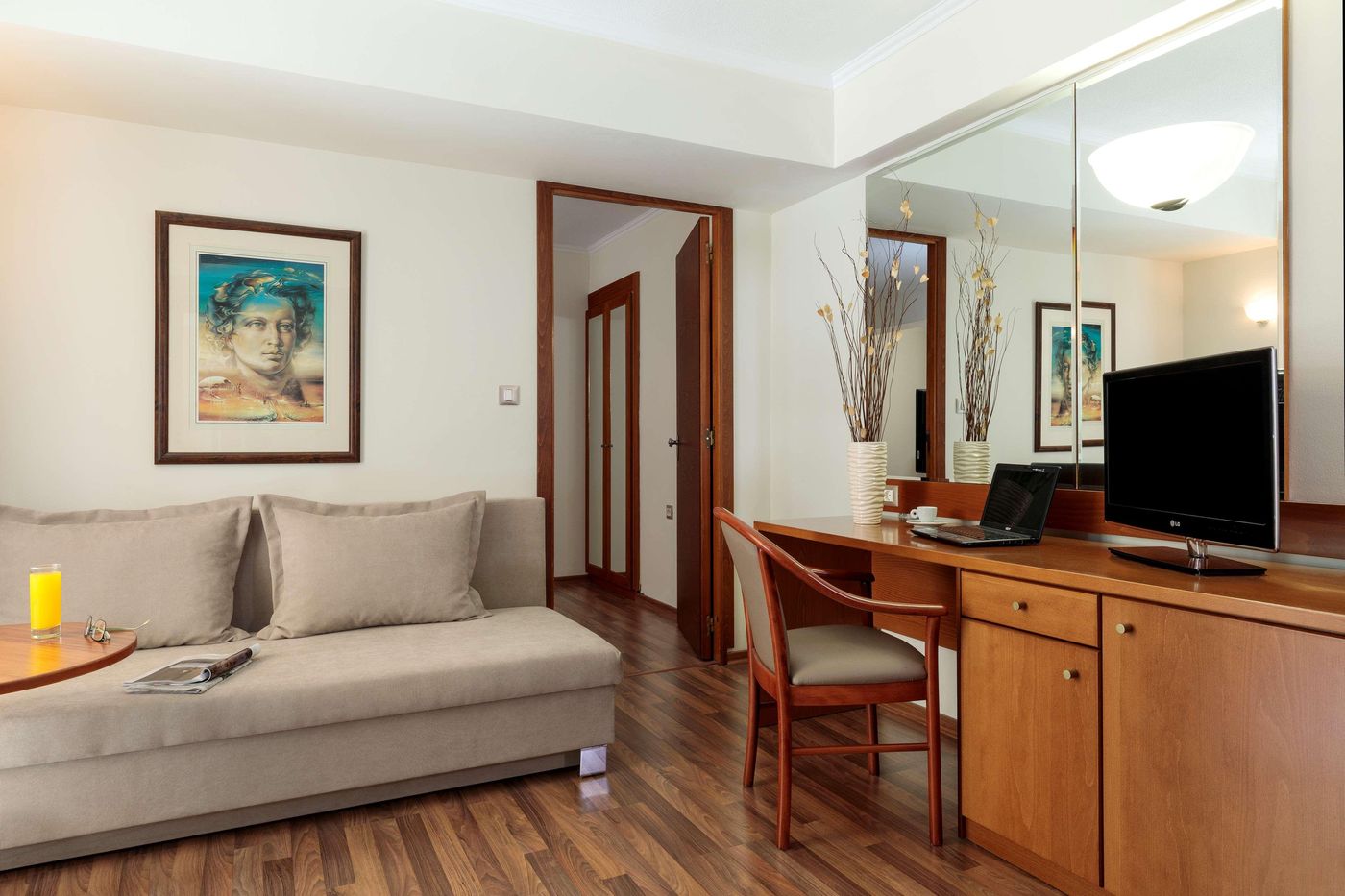 Best-Western-Plaza-Hotel-Room-18