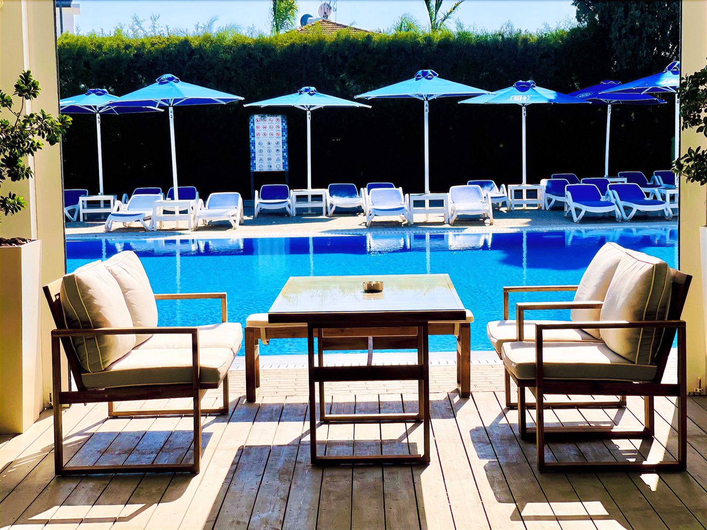 Sveltos-Hotel-Pool-11