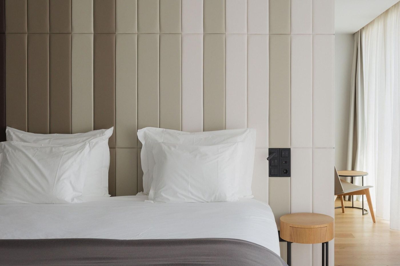 Lumen-Hotel-and-The-Lisbon-Light-Show-Room-18