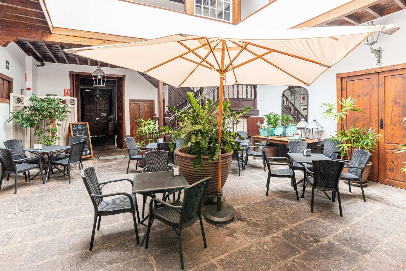 Isla-Baja-Suites-Lobby-21