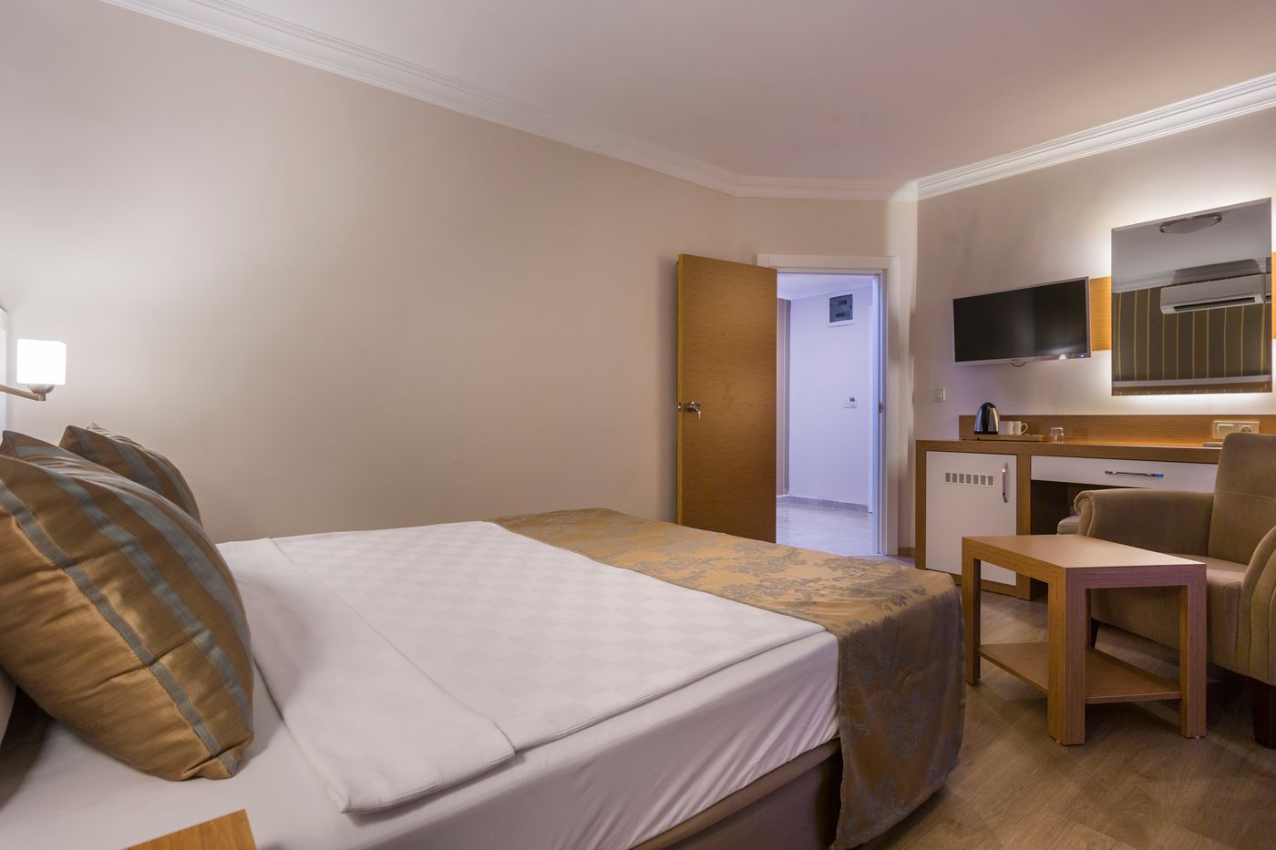 Lonicera-City-Hotel-Room-19