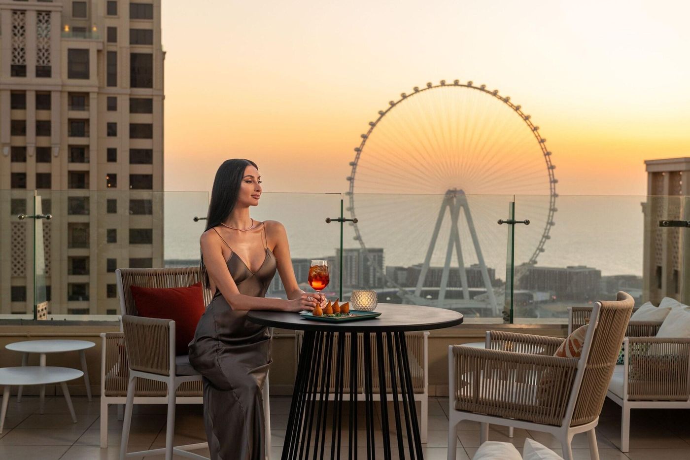 Delta-Hotels-by-Marriott-Jumeirah-Beach-Restaurant-20