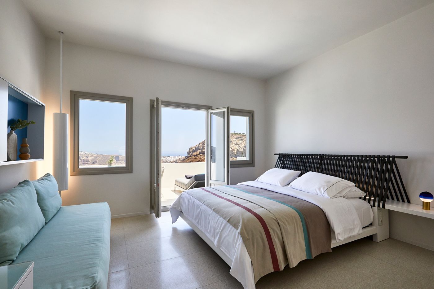 Alti-Santorini-Suites-Room-9