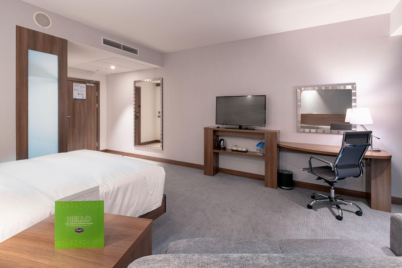 Hampton-by-Hilton-Warsaw-Mokotow-Room-19
