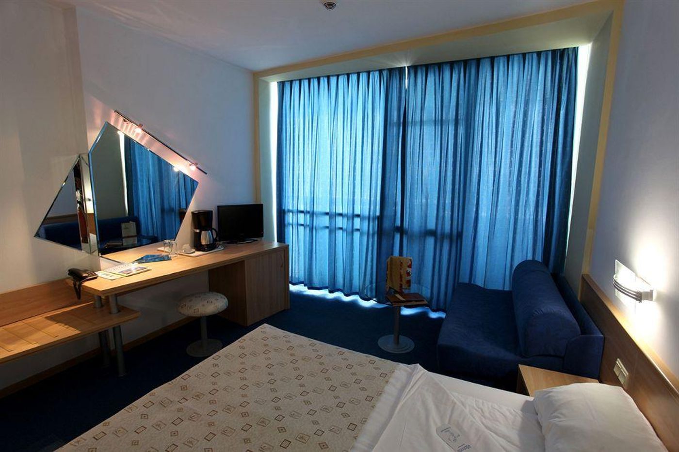 Grand-Victoria-Room-11