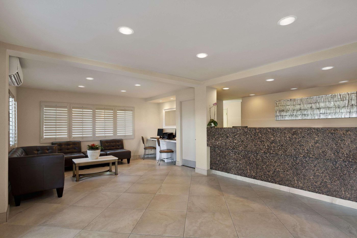 Days Inn by Wyndham San Diego Hotel Circle - United States - SAN DIEGO - Lobby - 2