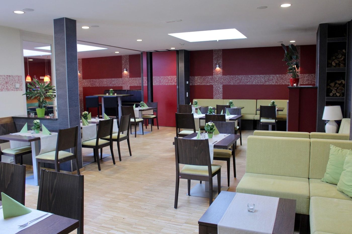 Holi-Hostel-Hotel-Restaurant-6