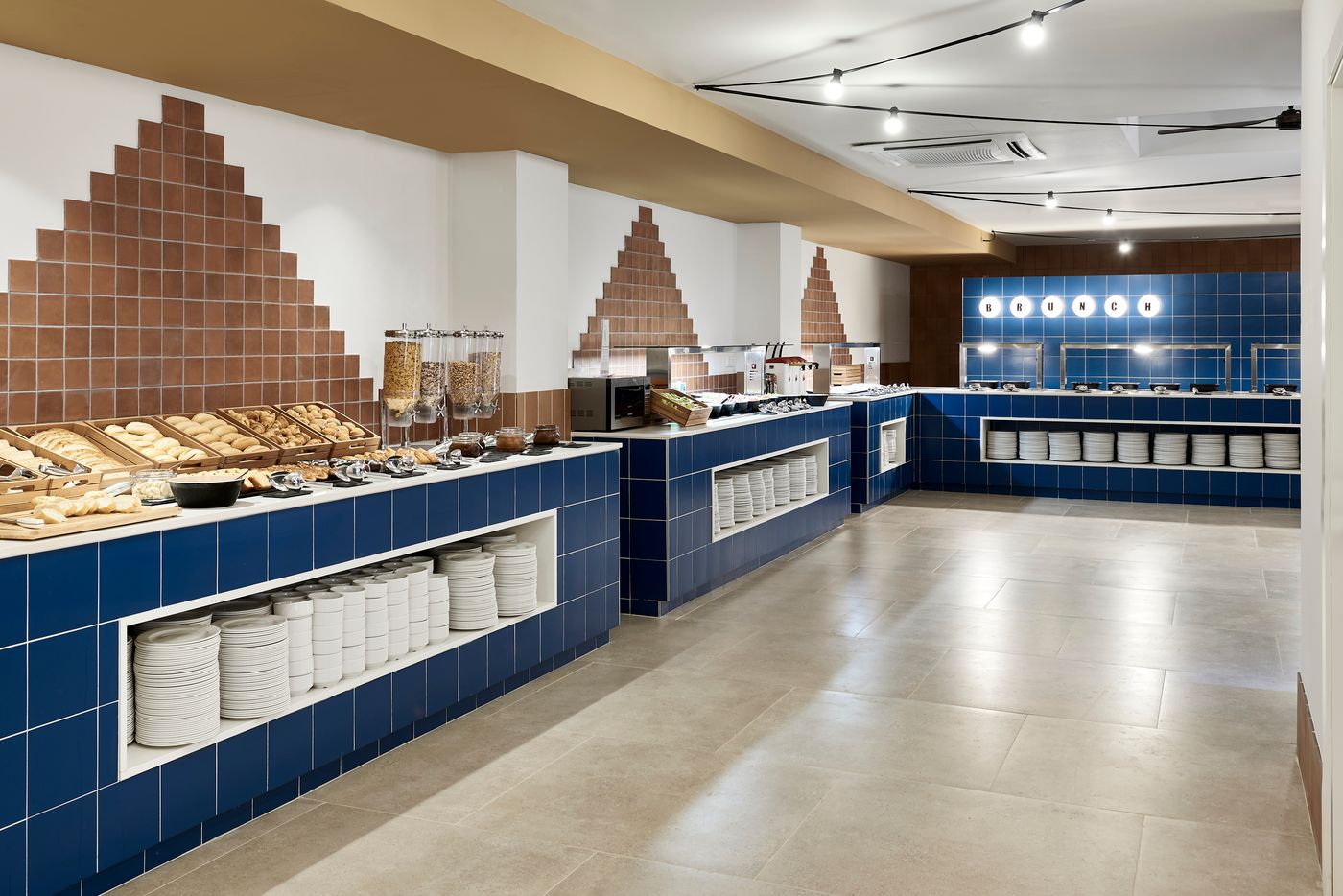 12.06.25 Tent Lloret de Mar