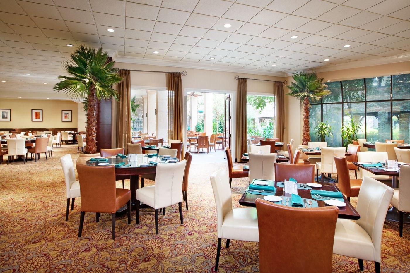 Anaheim-Majestic-Garden-Hotel-Restaurant-25