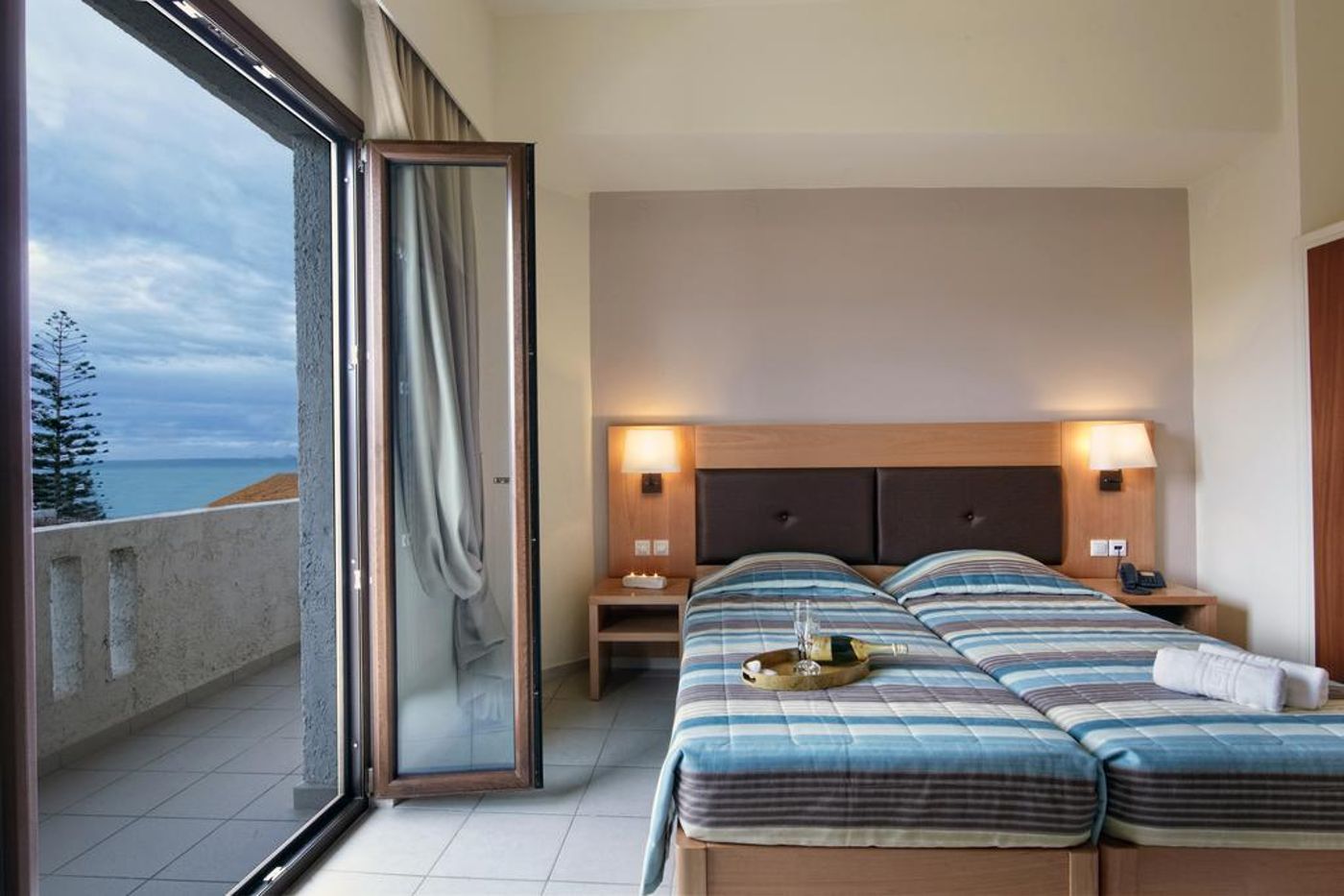 Dimitra Hotel & Apartments