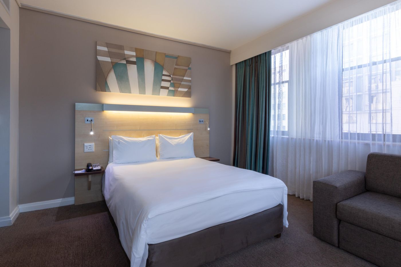 Holiday-Inn-Express-Cape-Town-City-Centre-Room-32