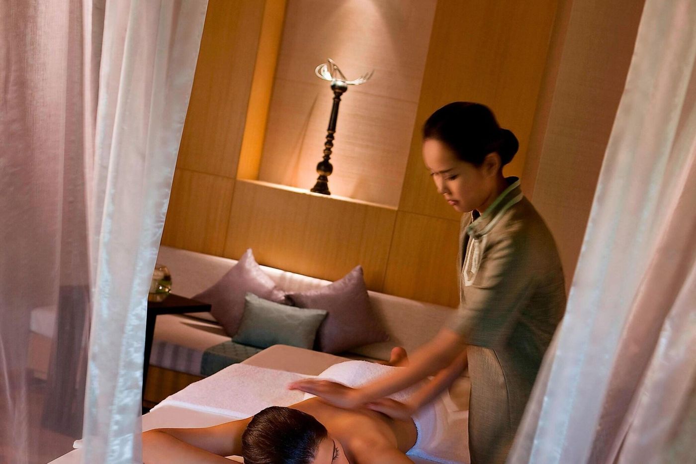 Renaissance-Phuket-Resort---Spa-Sports-and-Entertainment-86
