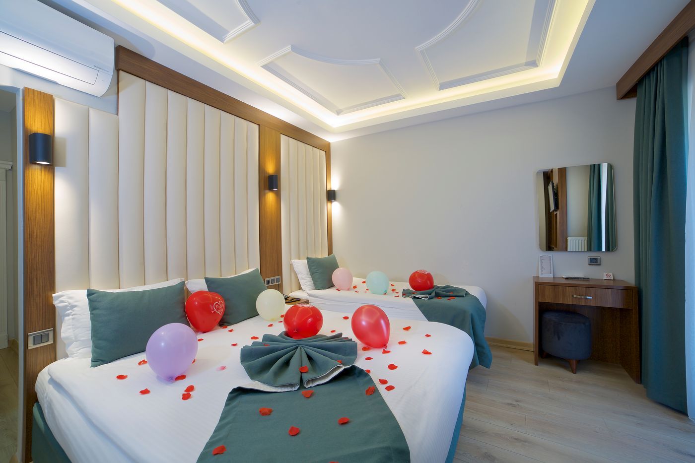 Hotel-Black-Tulip-Room-6