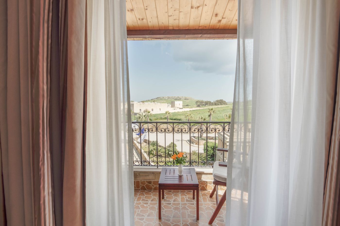 Kempinski-Hotel-San-Lawrenz-Room-19