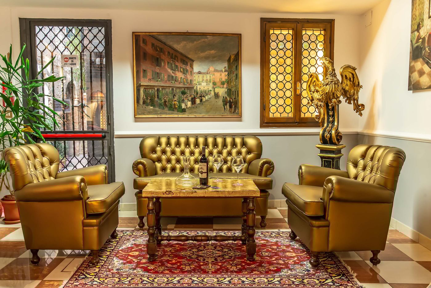 La-Fenice-et-des-Artistes-Lobby-17