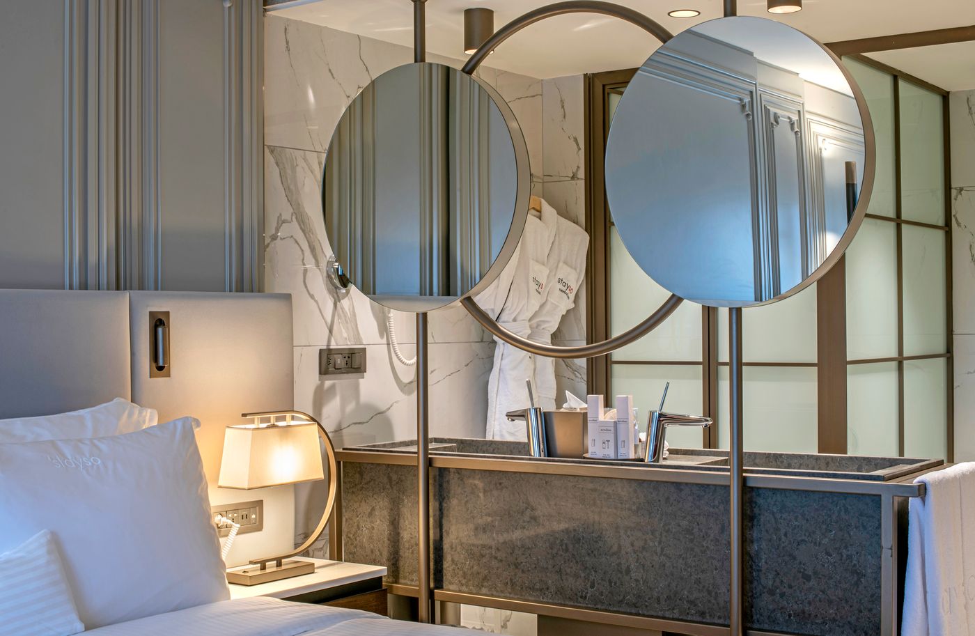 Stayso-The-House-Hotel-Room-8