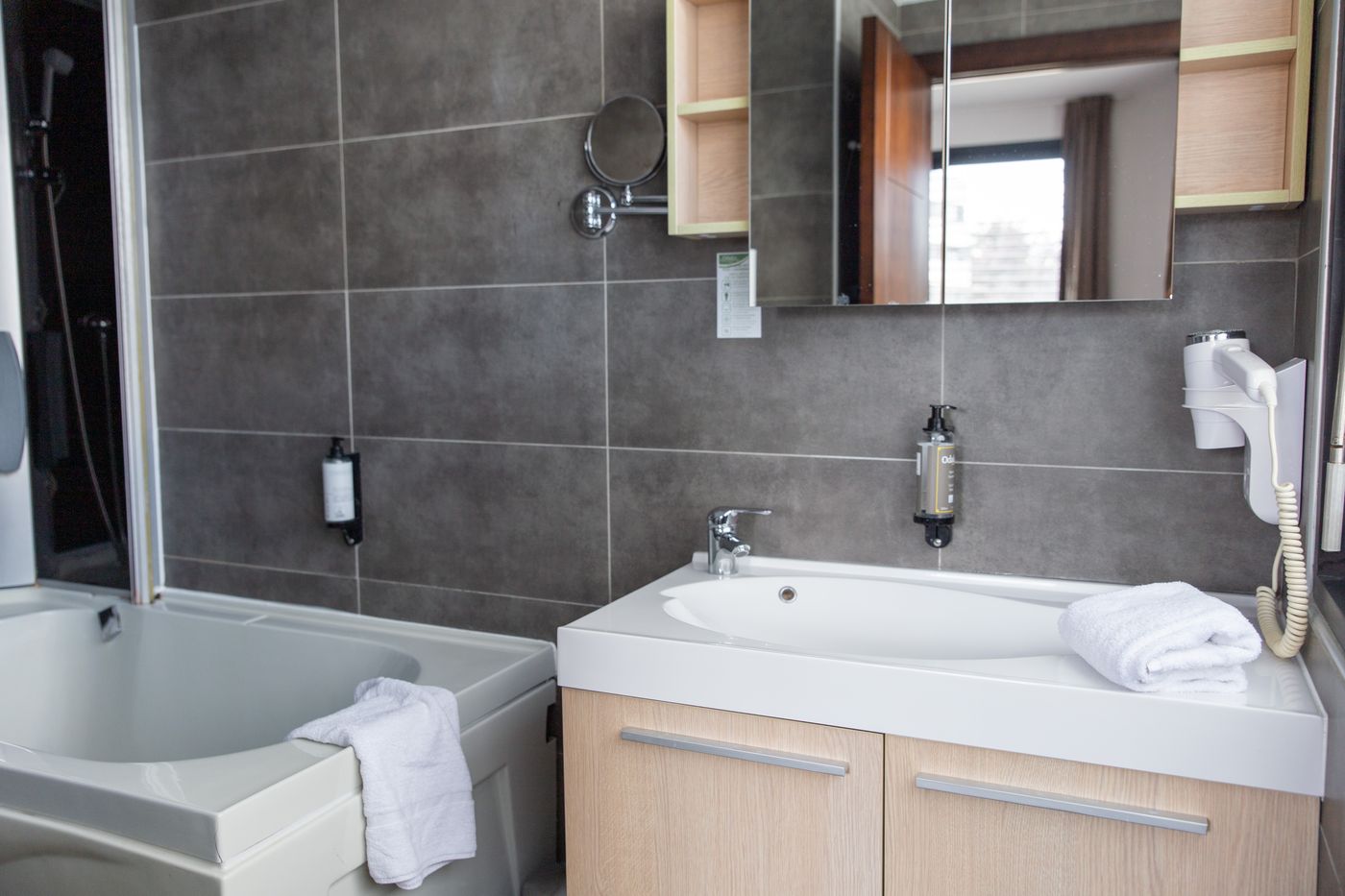 Zenitude Hôtel Ferney-Voltaire-France-FERNEY-VOLTAIRE-Room-5